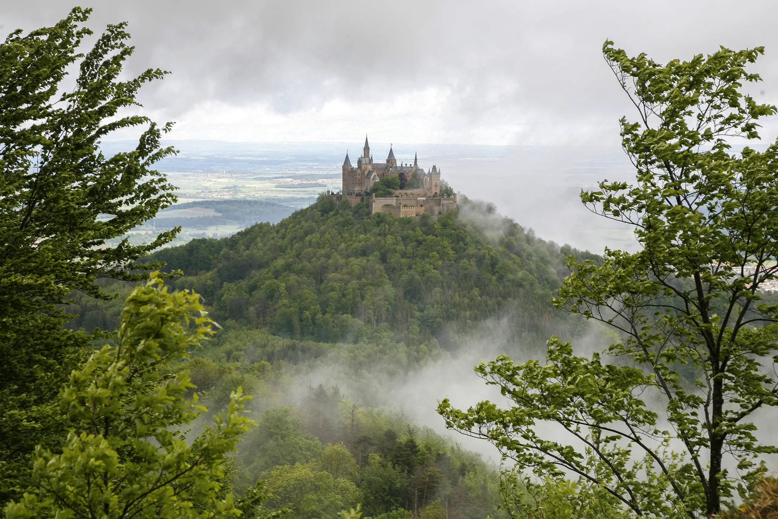 Reutlingen entdecken - Ausflugsziel Reutlingen Burg Hohenzollern scaled